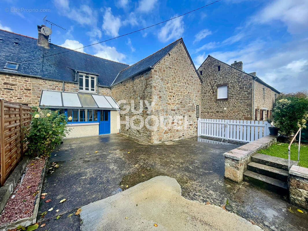 Maison à ROZ-SUR-COUESNON