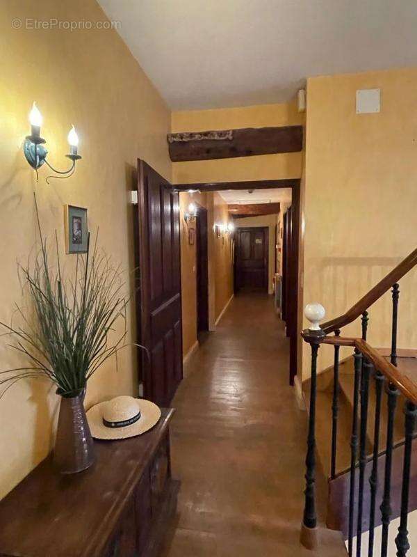 Maison à LA TOUR-SUR-ORB