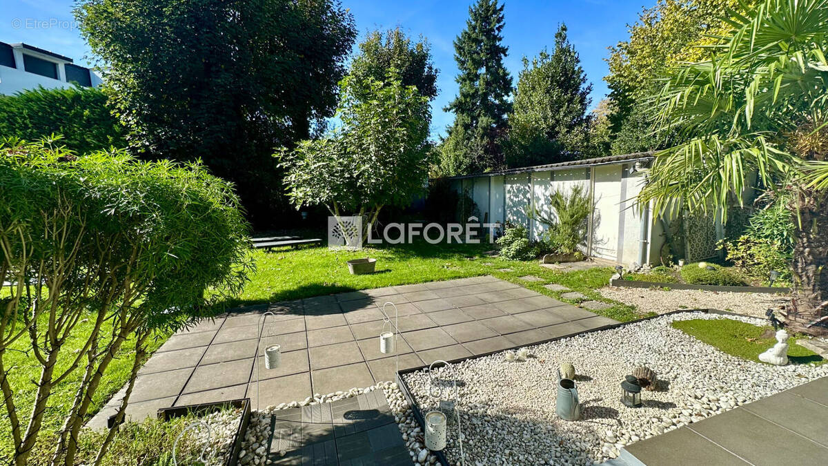 Appartement à LE RAINCY