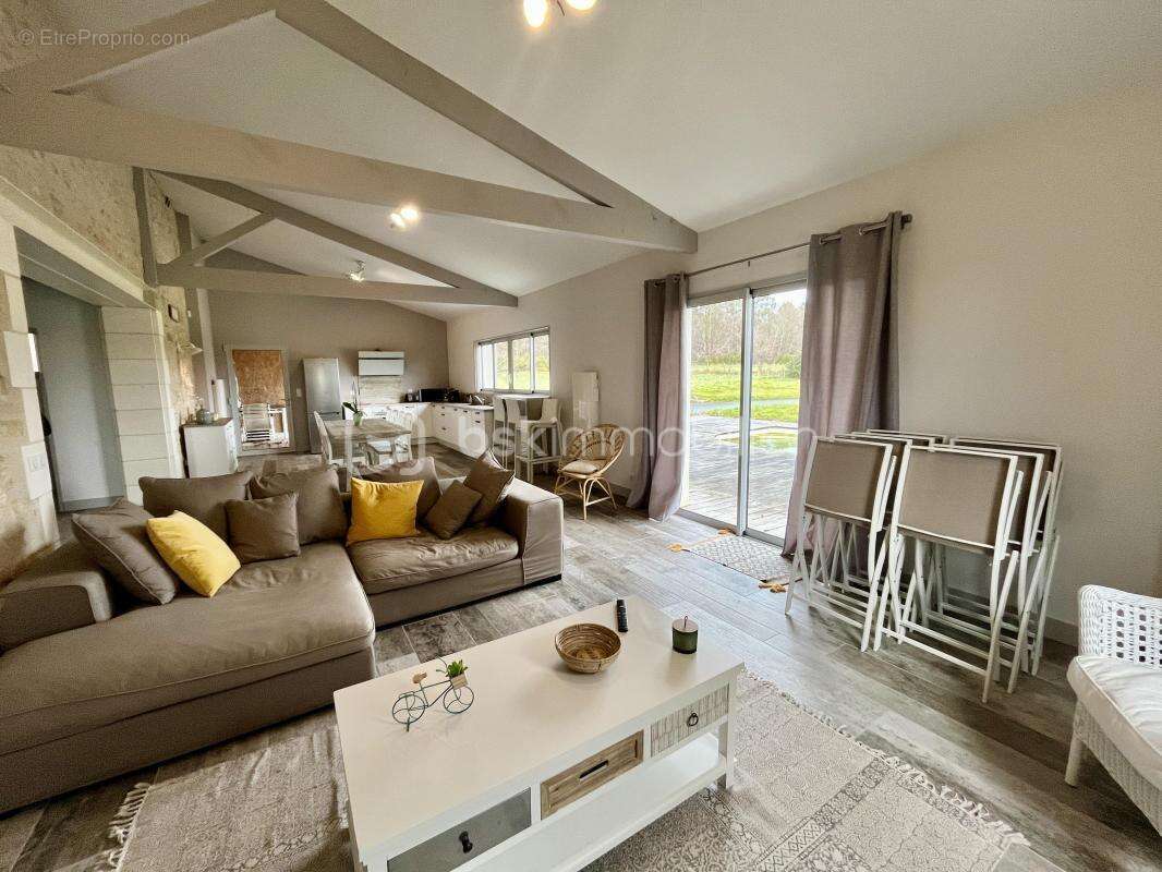 Maison à MONTPEYROUX