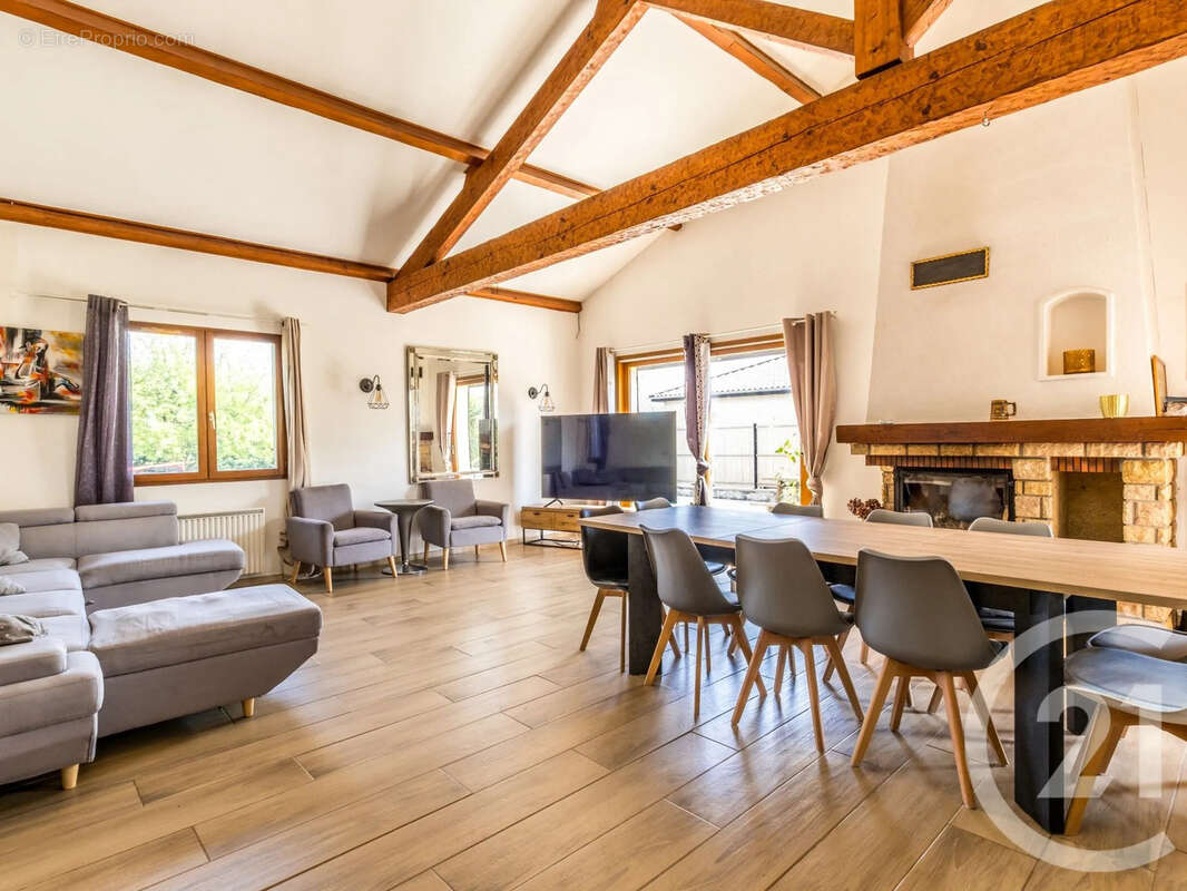 Maison 120 m² à Jassans-Riottier  - photo 3