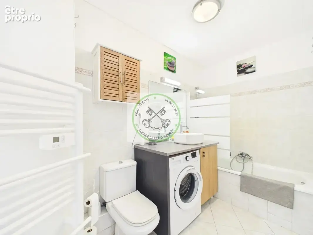 Appartement  meublé 2 pièces rénové avec vue mer et port - photo 8