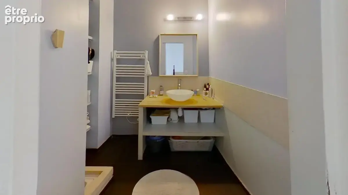 Duplex avec terrasse – À 4 min du métro Robespierre - photo 11