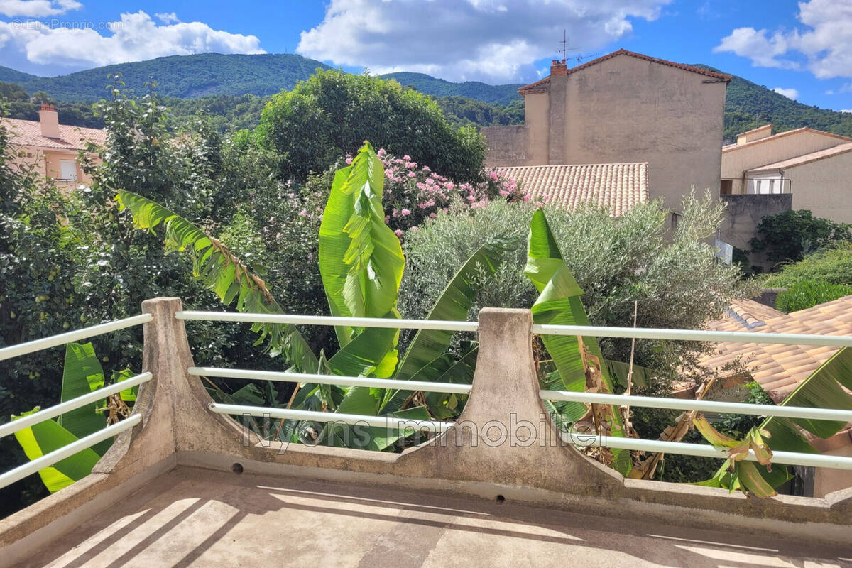 Appartement à NYONS