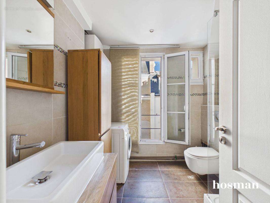 Appartement à PARIS-18E