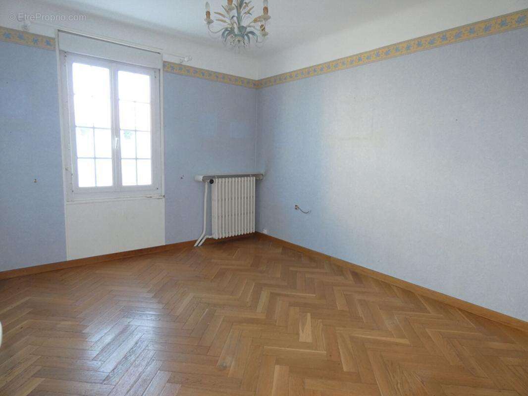 Maison à LA COUTURE-BOUSSEY