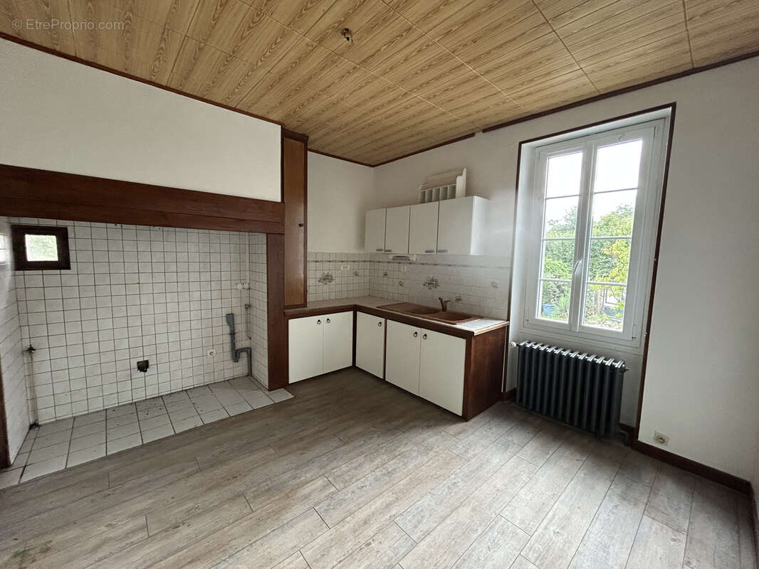 Maison à MOUSTIER-VENTADOUR