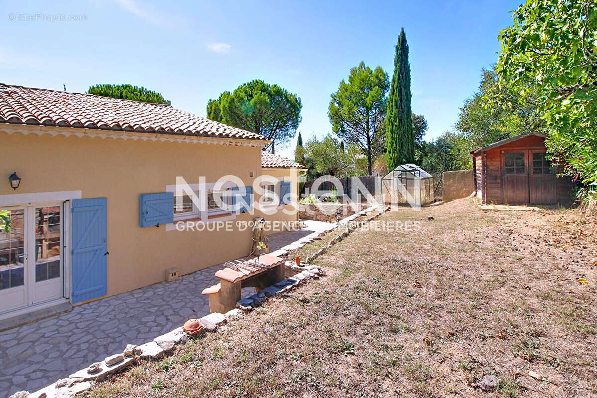 Maison à VILLECROZE