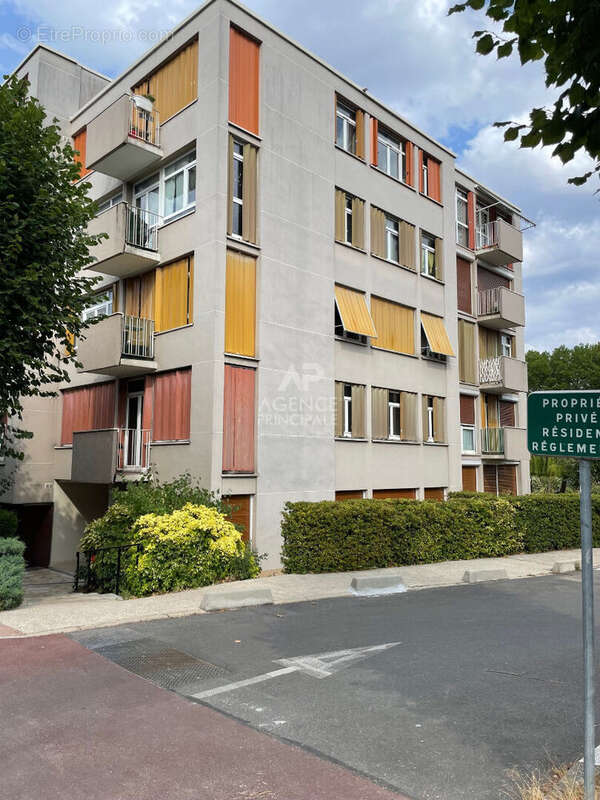 Appartement  4 pièce(s) - Chateau - seine hippodrome - photo 11