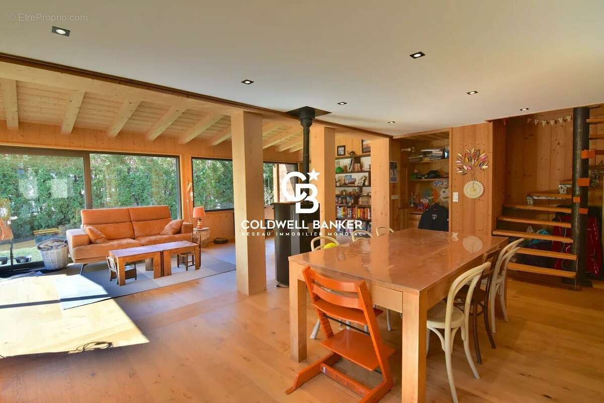 Propriété sur 2 niveaux avec 2 appartements - 153 m² - Les Houches - photo 2