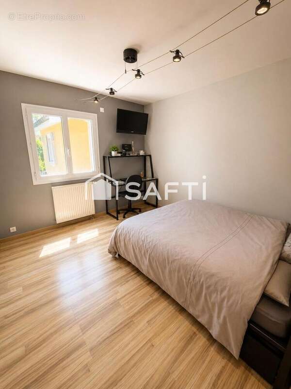 Maison 156 m² à Veauchette  - photo 8