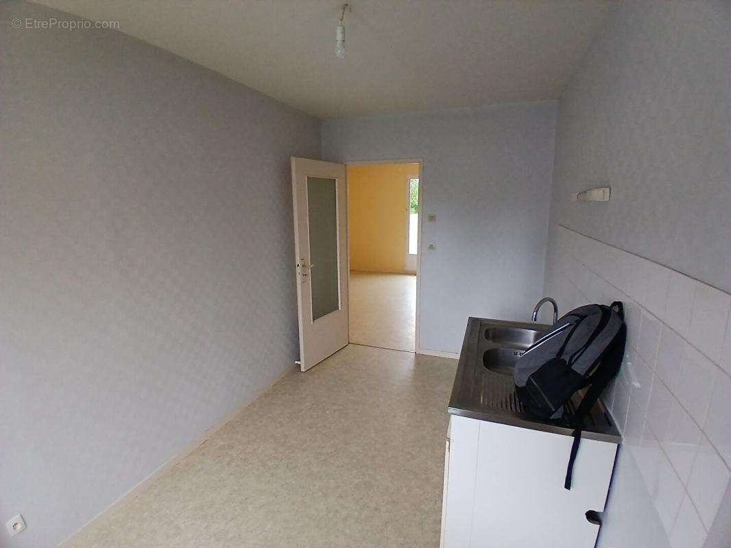 Maison T2 de plain-pied avec garage et jardin - photo 4