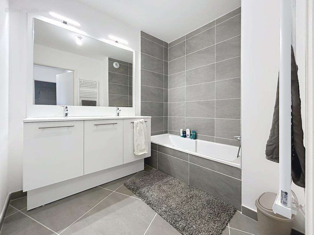 Appartement à VALLEIRY