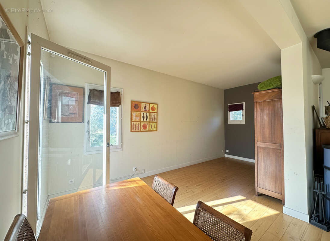 Maison à VERRIERES-LE-BUISSON