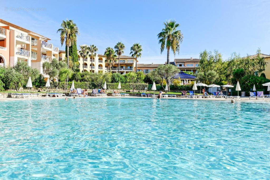 Appartement à ROQUEBRUNE-SUR-ARGENS
