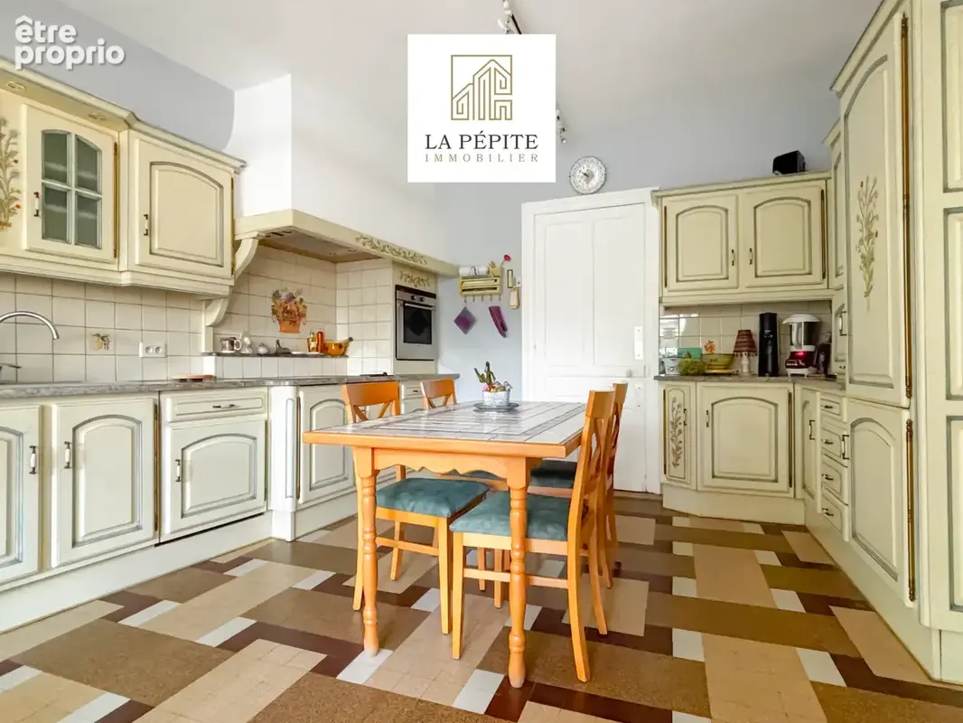 Maison avec 10 pièces en vente à Avesnes-Les-Aubert (59) - photo 7