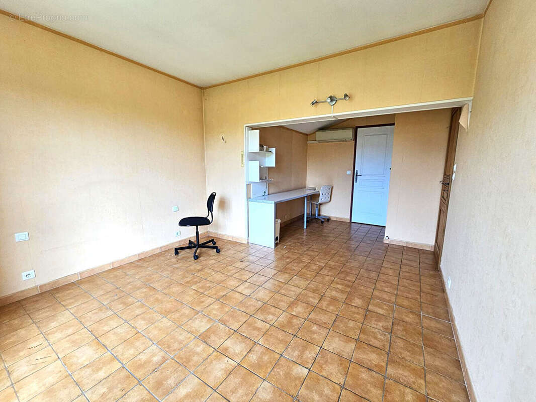 Maison à CUGES-LES-PINS