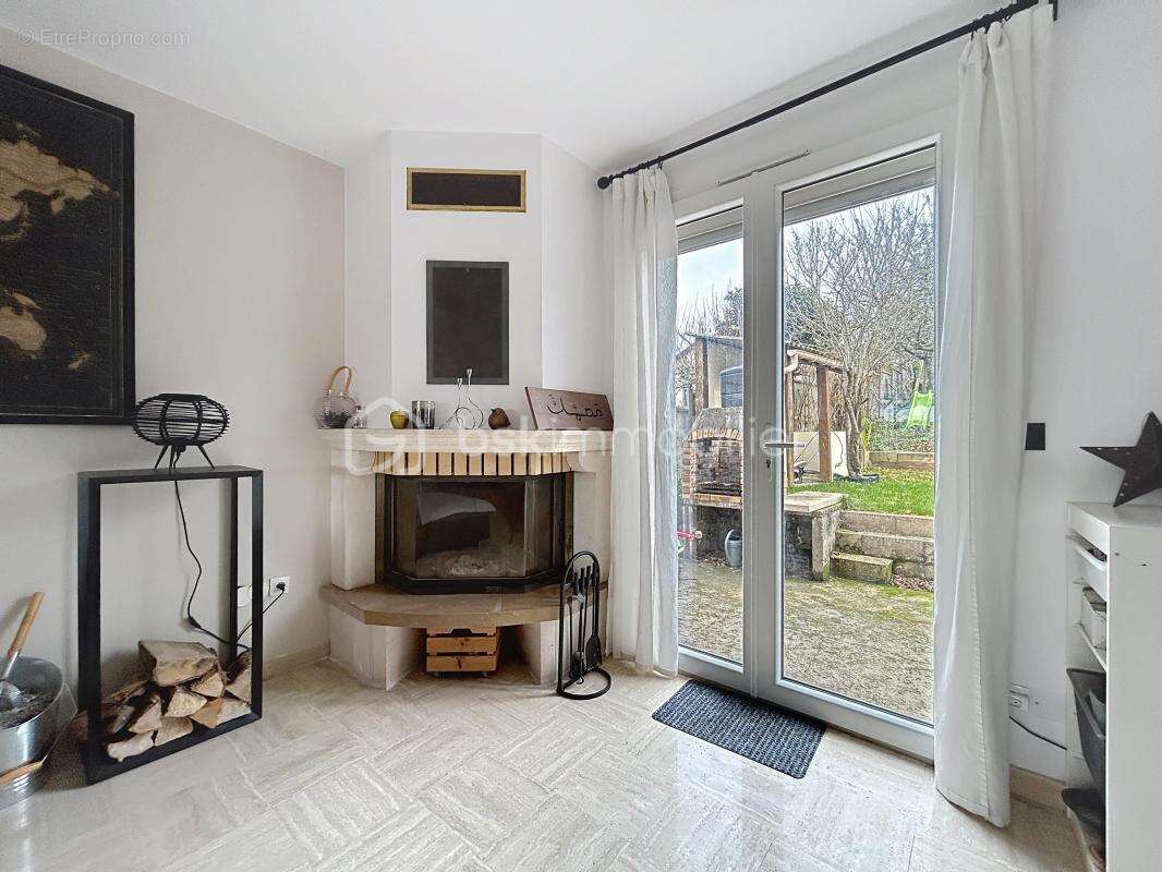 Maison à CORBEIL-ESSONNES