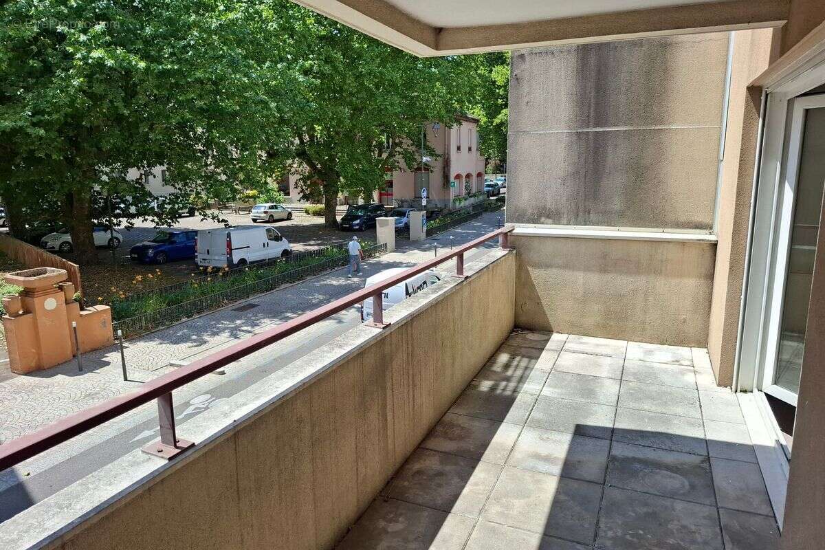 Appartement à CHARBONNIERES-LES-BAINS