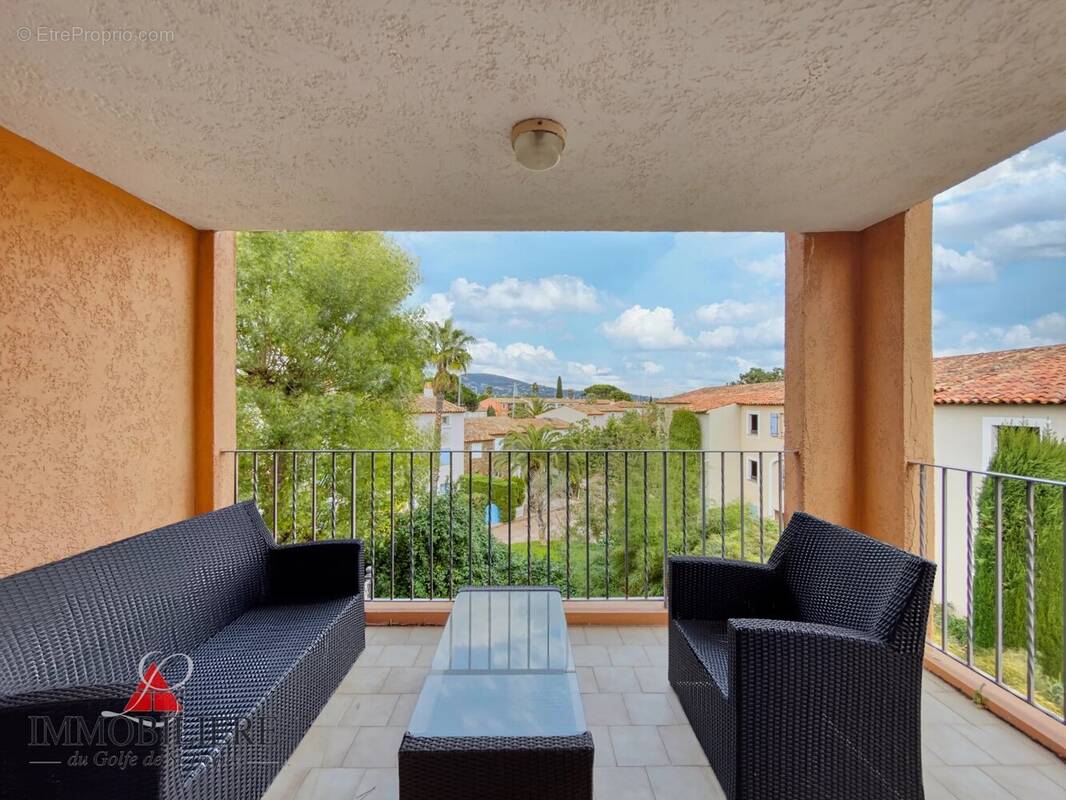 Appartement à COGOLIN