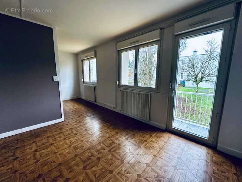 Appartement à GRAND-CHARMONT