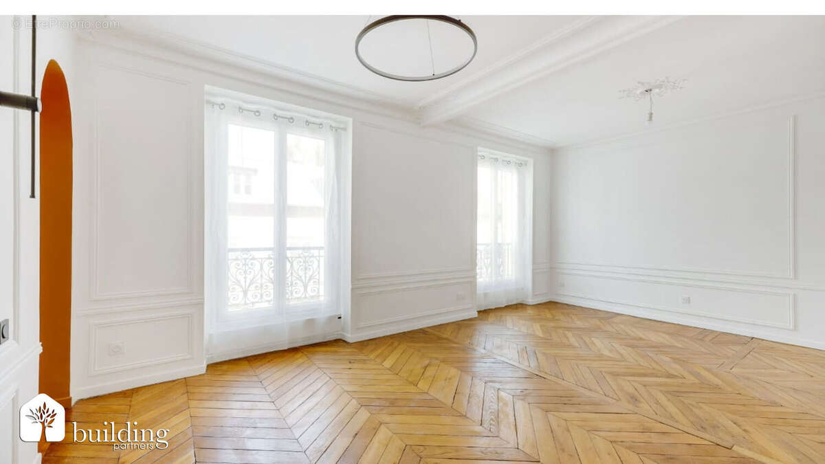 Appartement à PARIS-17E