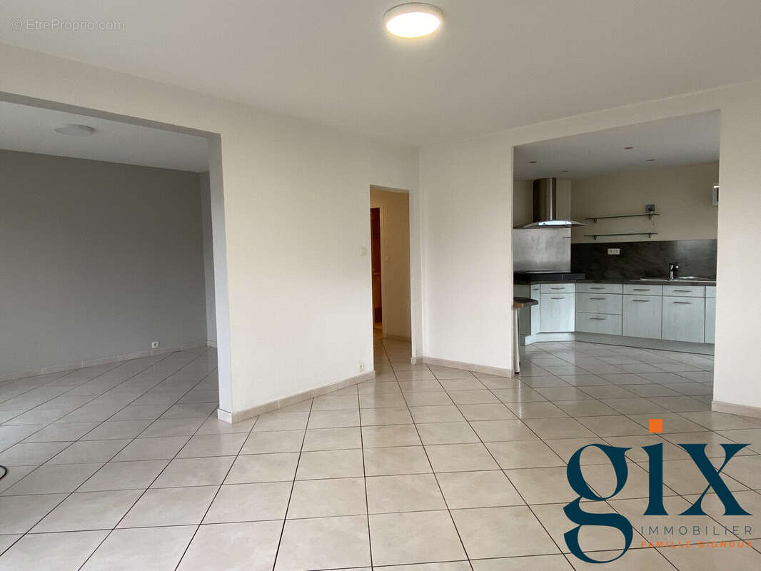 Appartement à MEYLAN