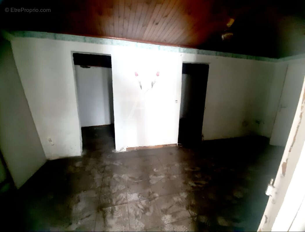 Maison individuelle Fort De France 3 pièce(s) 62 m2 à rénover avec fort potentiel !!! A SAISIR !!! - photo 7