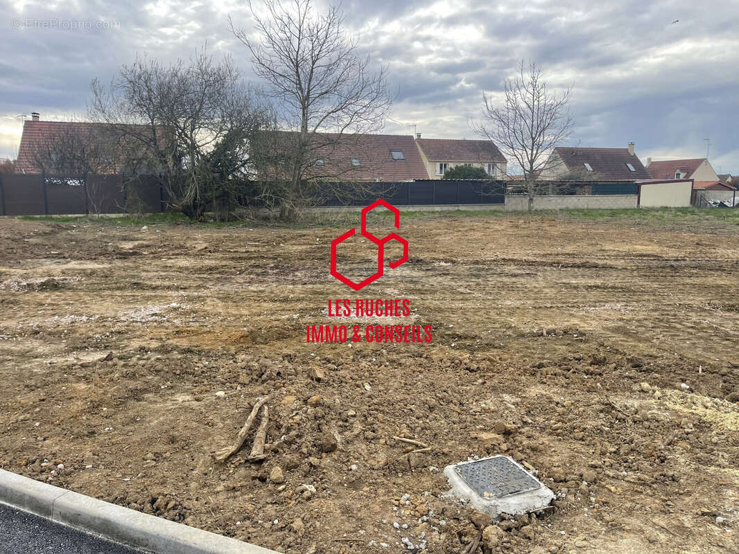 Terrain à MARLES-EN-BRIE