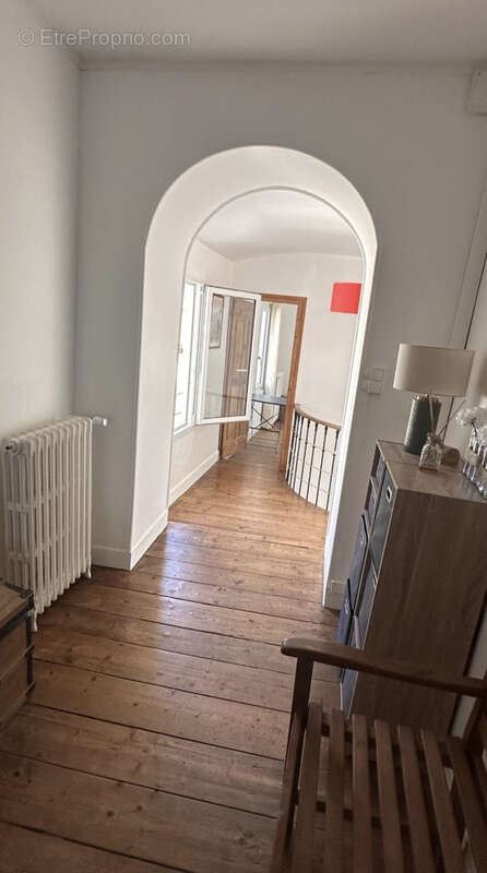 Maison à SAINT-JEAN-D'ANGELY