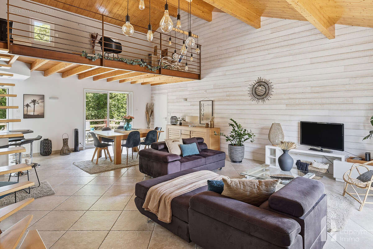 Maison à AIGREFEUILLE-SUR-MAINE