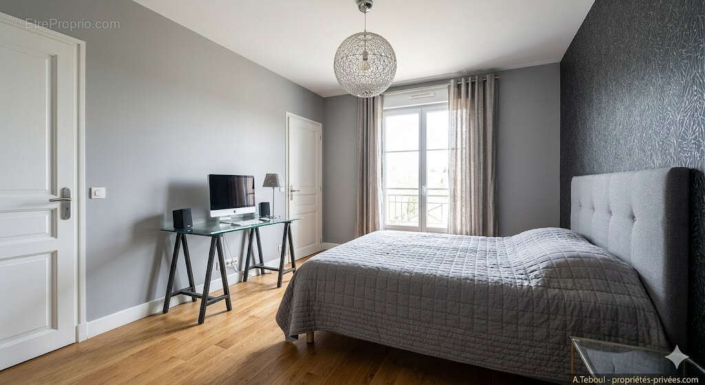 Coup de coeur : Villa familiale d'exception de 210m² - 5 chambres - Piscine -et jardin - Bron Les Genets - photo 13