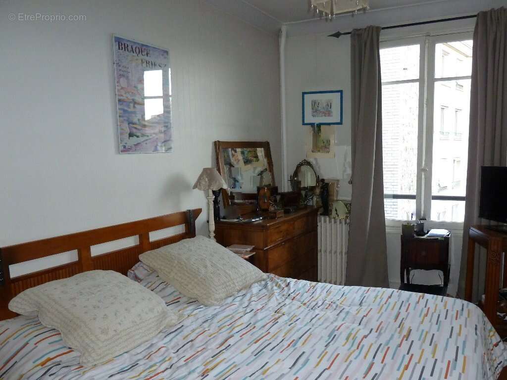 Très recherché, quartier rive Droite, joli appartement de trois pièce, au dernier étage avec sa terrasse. - photo 5