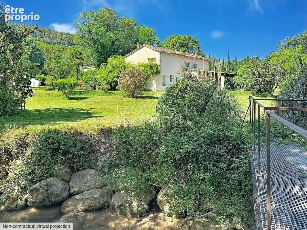 Propriété d'exception avec moulin du 19ème siècle, villa indépendante, 2 piscines sur 1,6 hectare - photo 26