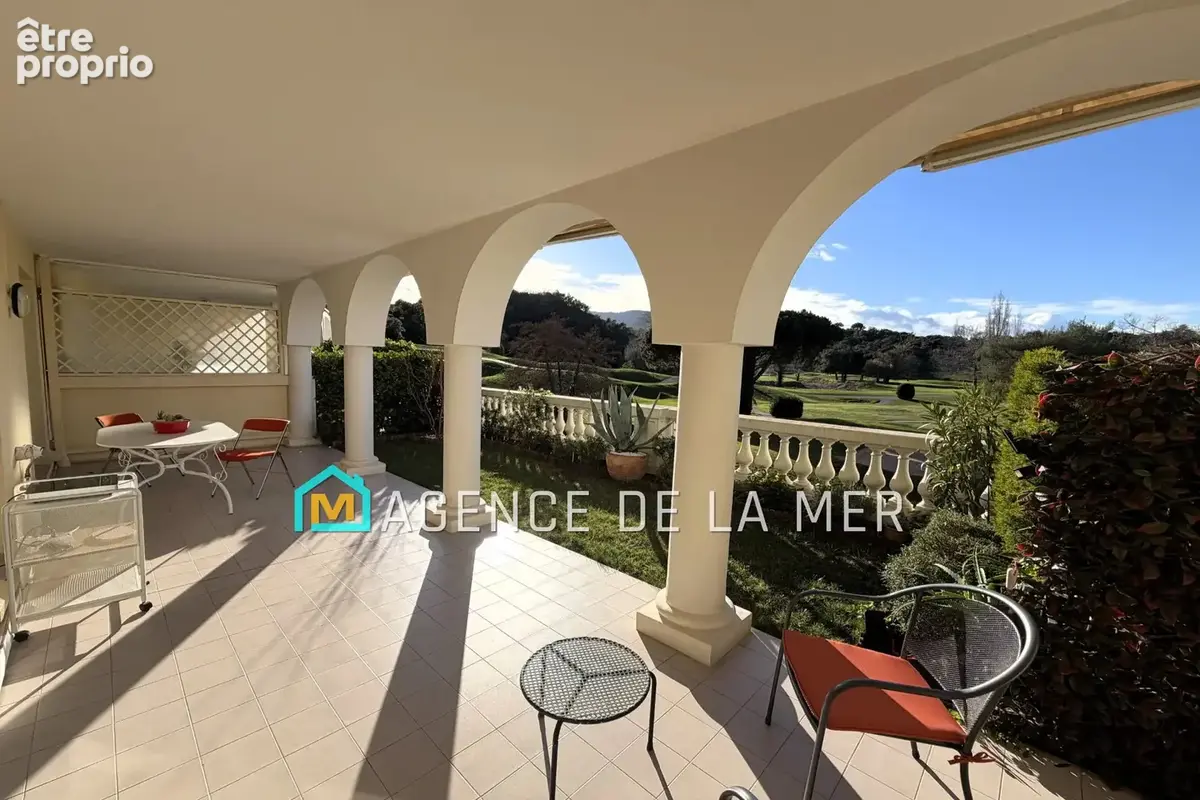 Appartement à MANDELIEU-LA-NAPOULE