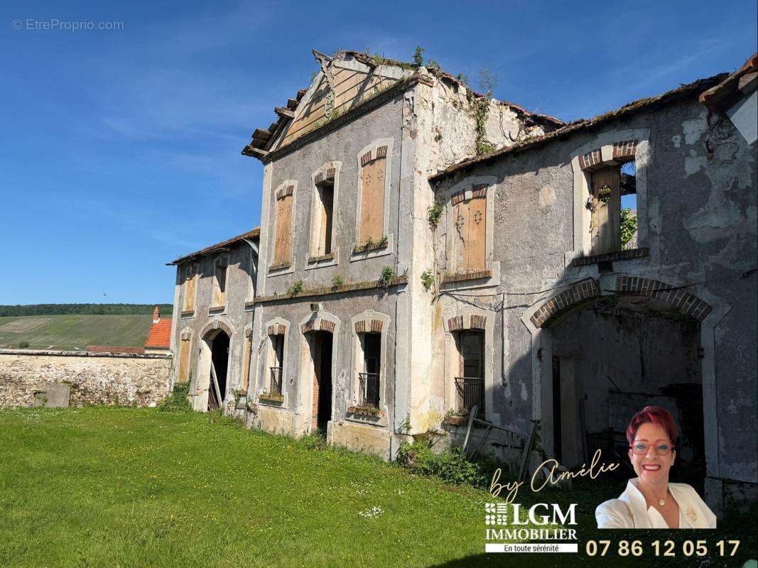 Crézancy – Maison de caractère 3 Chambres avec dépendances sur 784 m² - photo 16