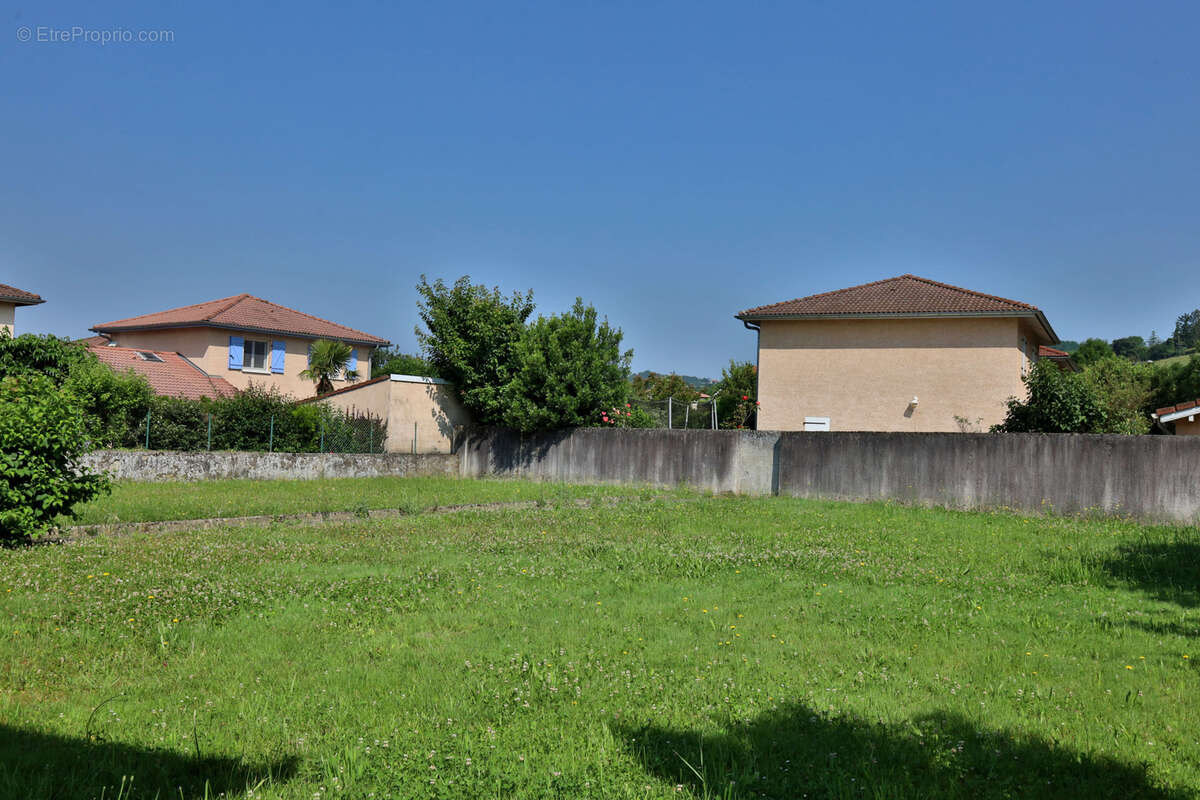 Maison à LUZINAY