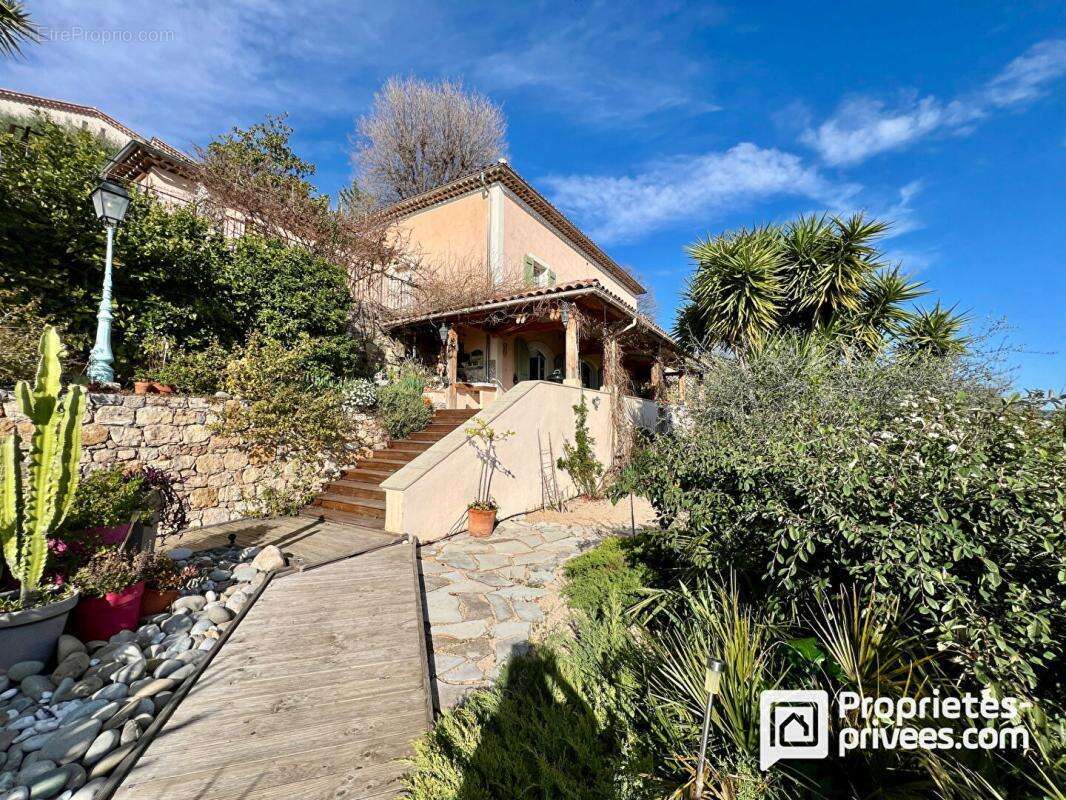 Maison à MONTAUROUX