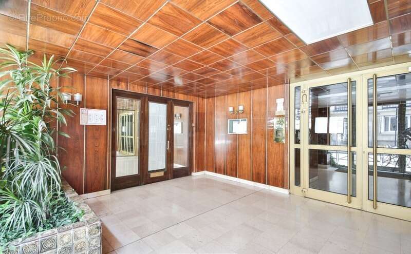 Appartement à PARIS-17E