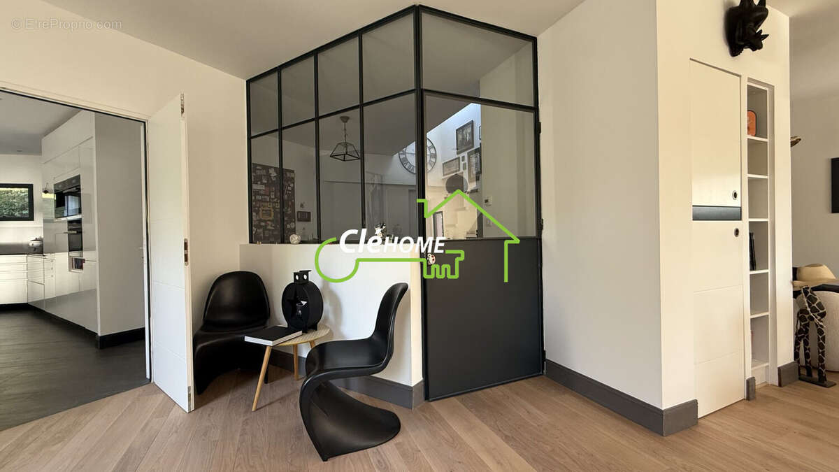 Maison à CHARBONNIERES-LES-BAINS
