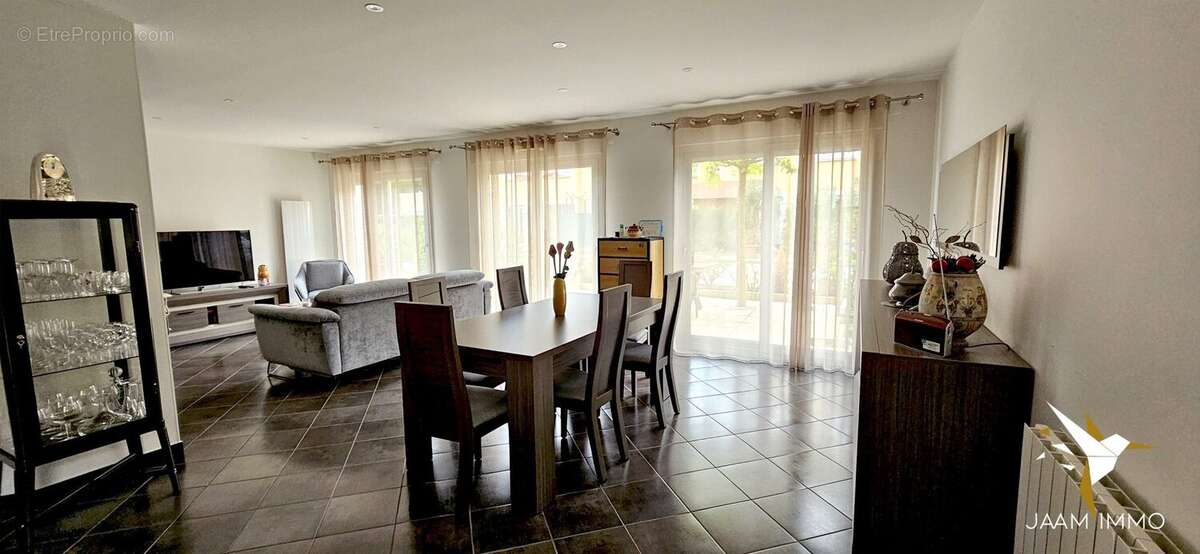 Maison à SAINT-GEORGES-DE-RENEINS