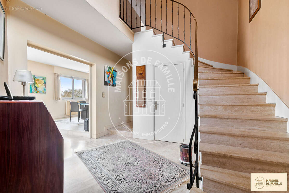 Maison à vendre Bougival - 203m2 - terrain- 908m2 - photo 4