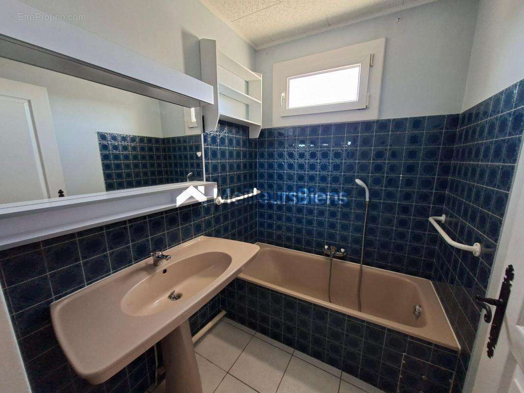 Appartement à SAINT-CYR-SUR-MER
