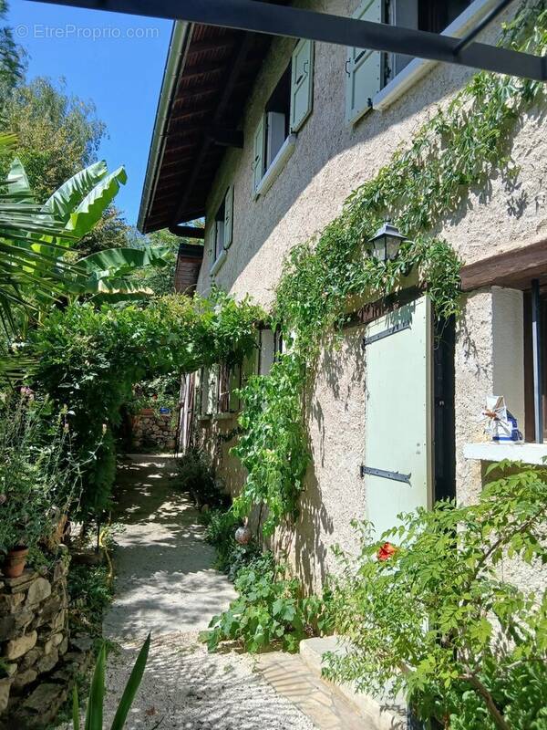 Maison à COISE-SAINT-JEAN-PIED-GAUTHIER