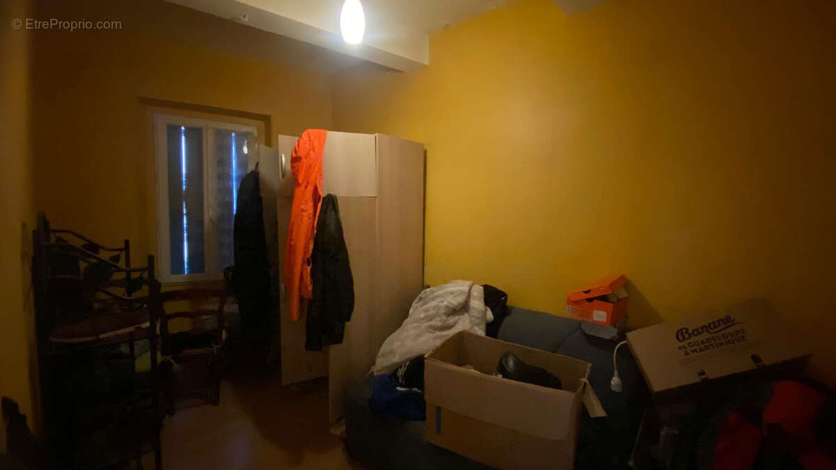 Maison à PARAZA