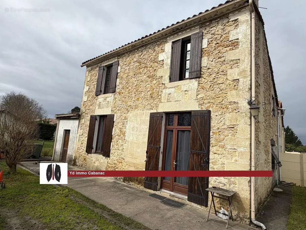 Maison à LANDIRAS