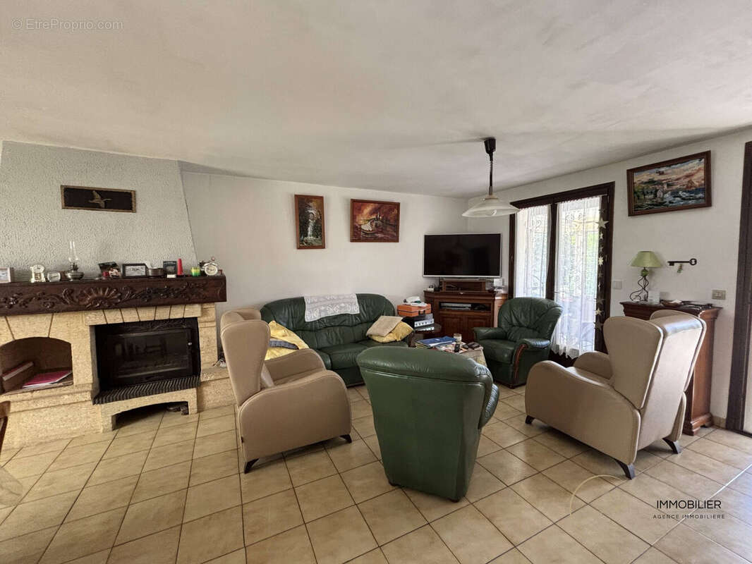 Maison à MOULES-ET-BAUCELS