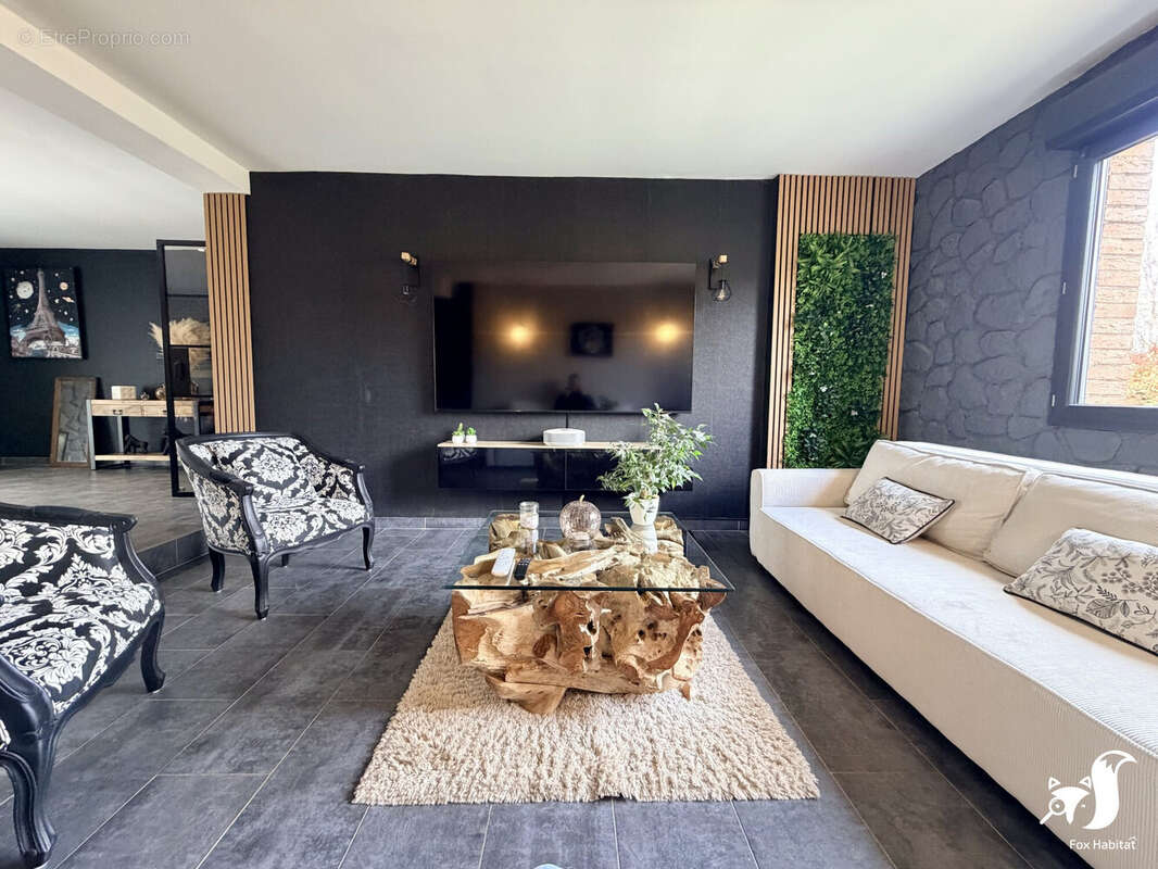 Maison à CREVECOEUR-SUR-L'ESCAUT