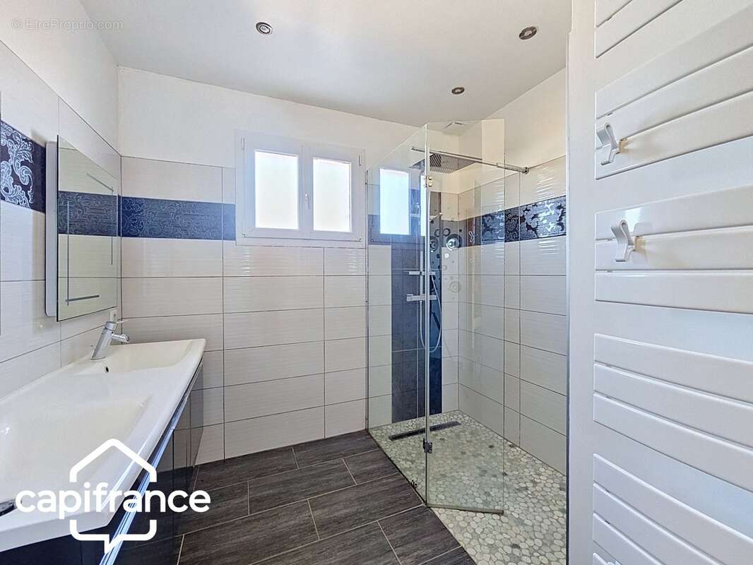 Maison sur sous-sol 121 m² – 5 chambres – terrain clos 1 305 m² – Saint-Jacques-de-Thouars, proximité immédiate de Thouars - photo 11