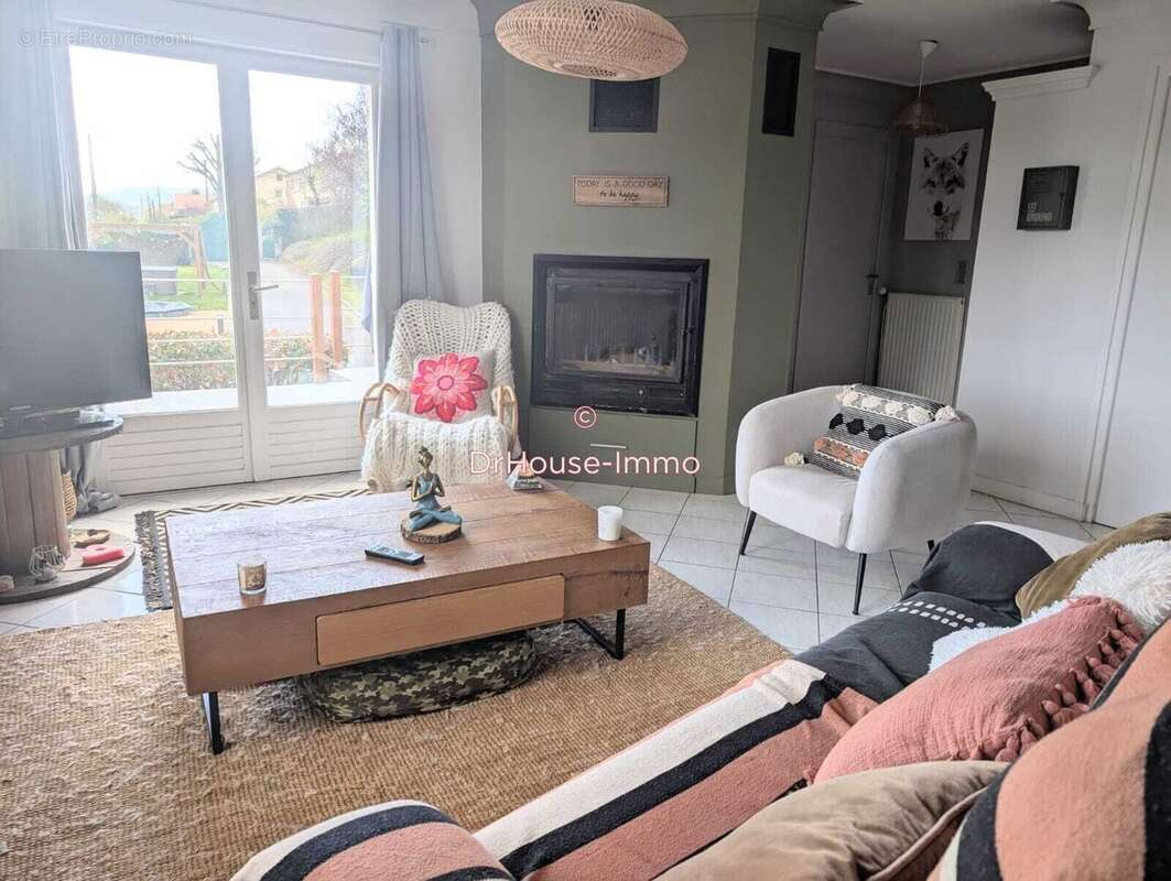 Maison à BRIVES-CHARENSAC